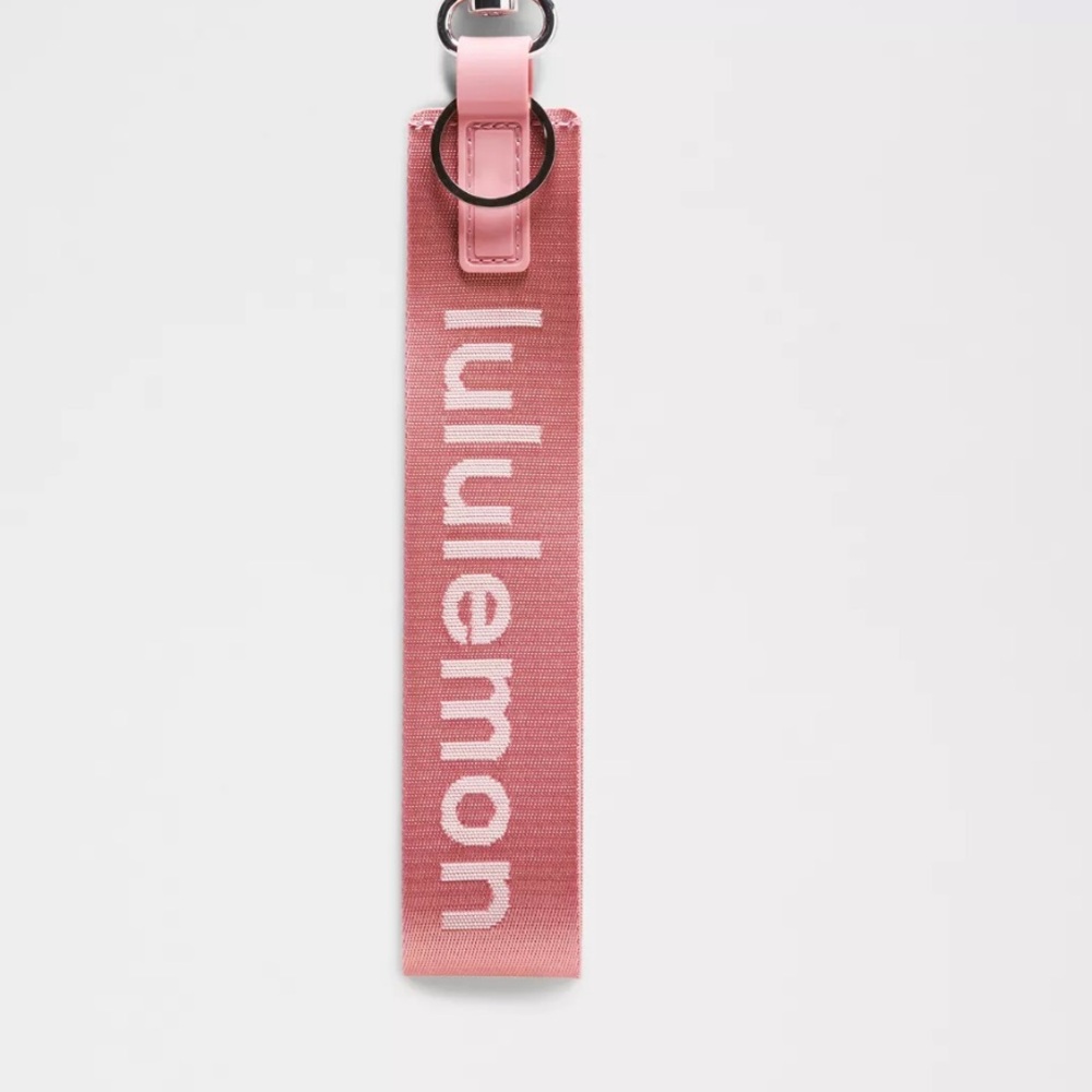 Lululemon never lost keychain - Picture 4 of 4